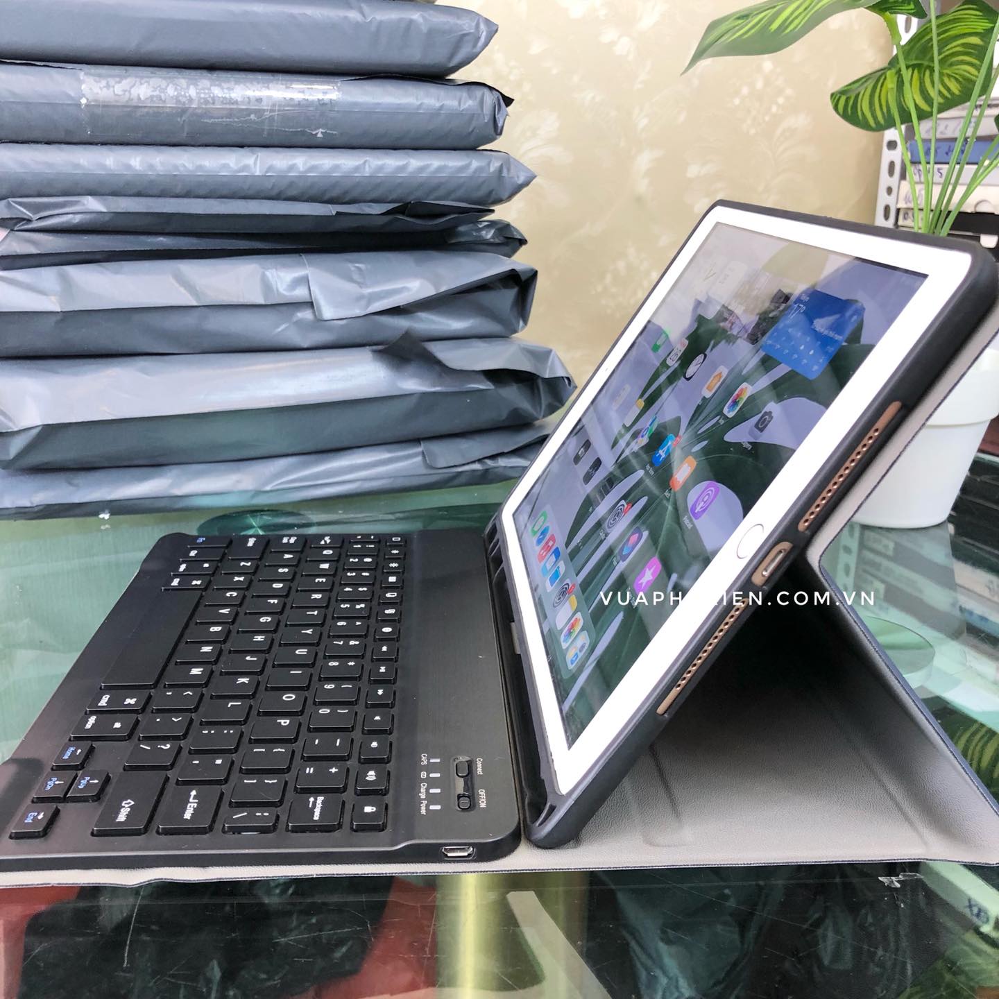 Bao Da Ipad Air 3 10 5 Inch Smart Keyboard Kem Ban Phim Bluetooth Co Khay Dung But (7)