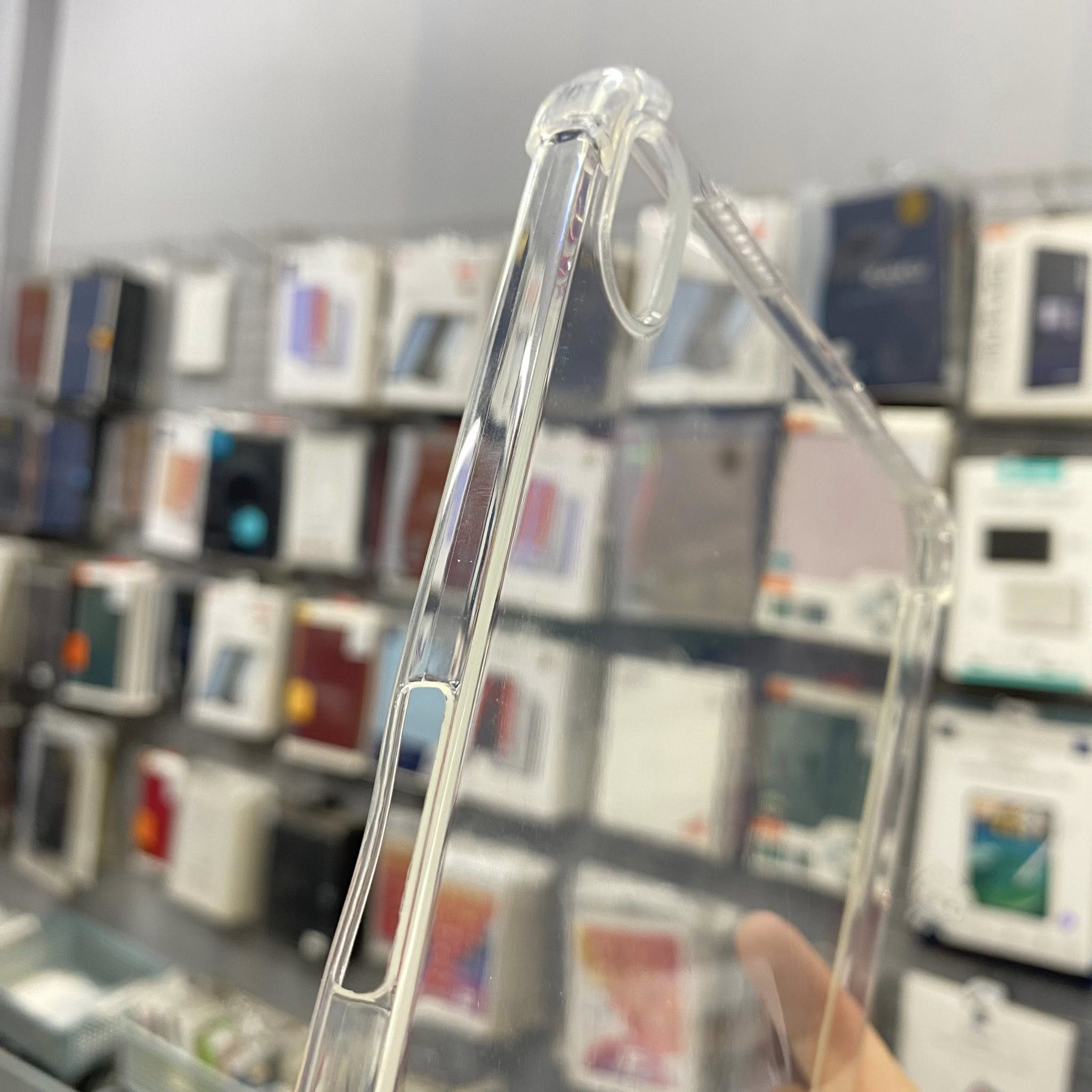 Op Lung Silicon Ipad Mini 7 A17 Pro Deo Trong Suot Chong Soc (4)