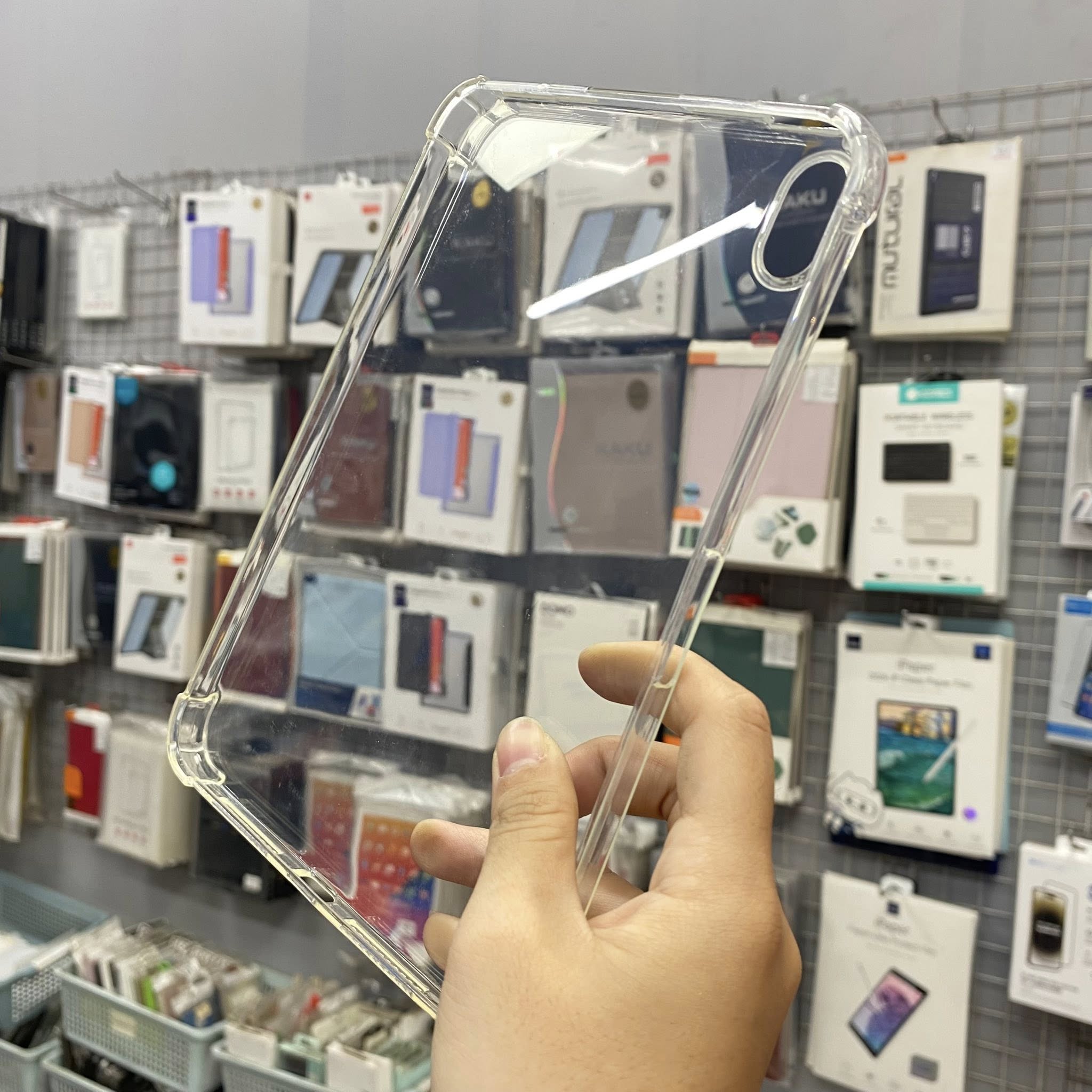 Op Lung Silicon Ipad Mini 7 A17 Pro Deo Trong Suot Chong Soc (5)
