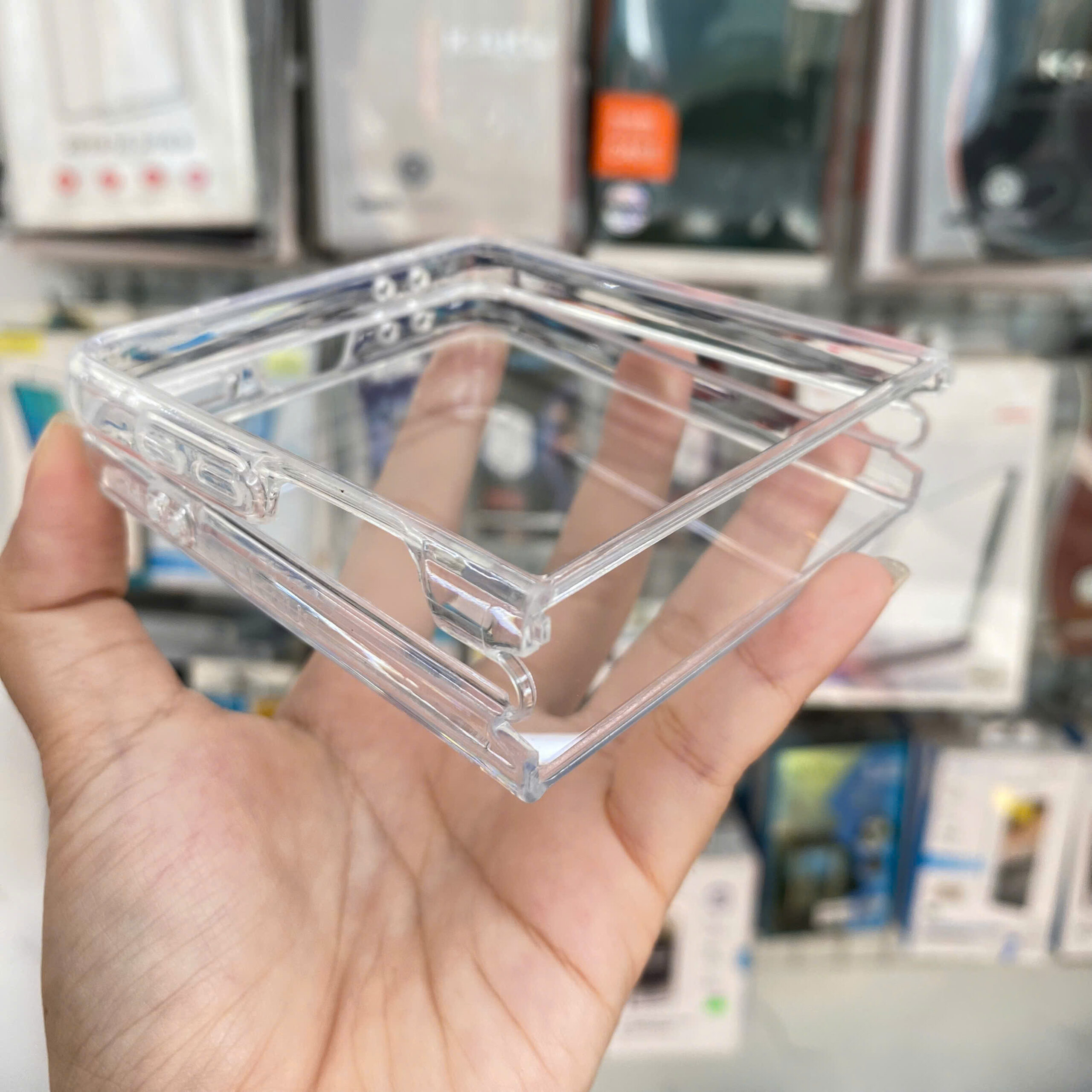 Op Deo Trong Samsung Z Flip 7 Chinh Hang Likgus Light Fit (3)