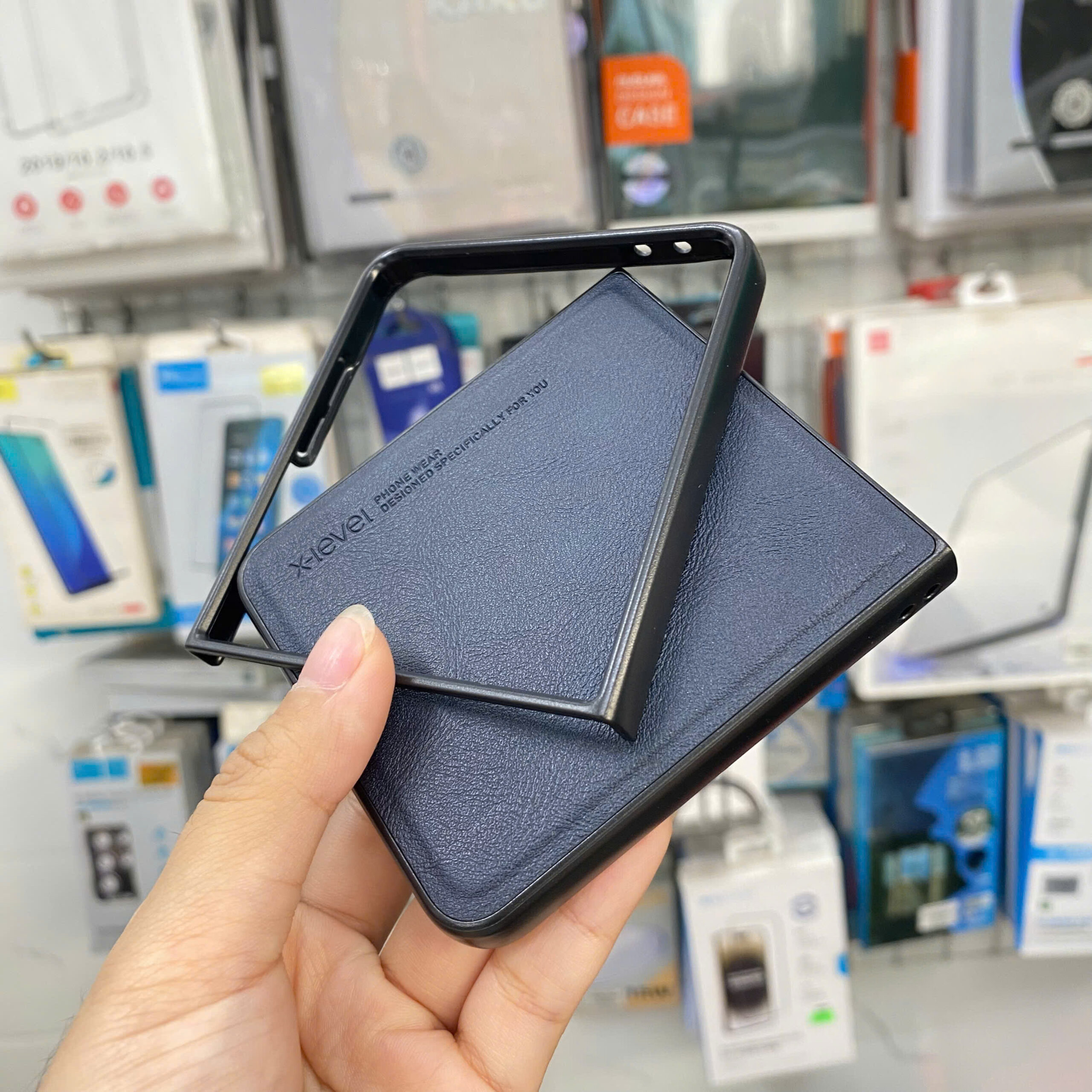 Op Lung Da Samsung Z Flip 7 Chinh Hang X Level Earl (8)