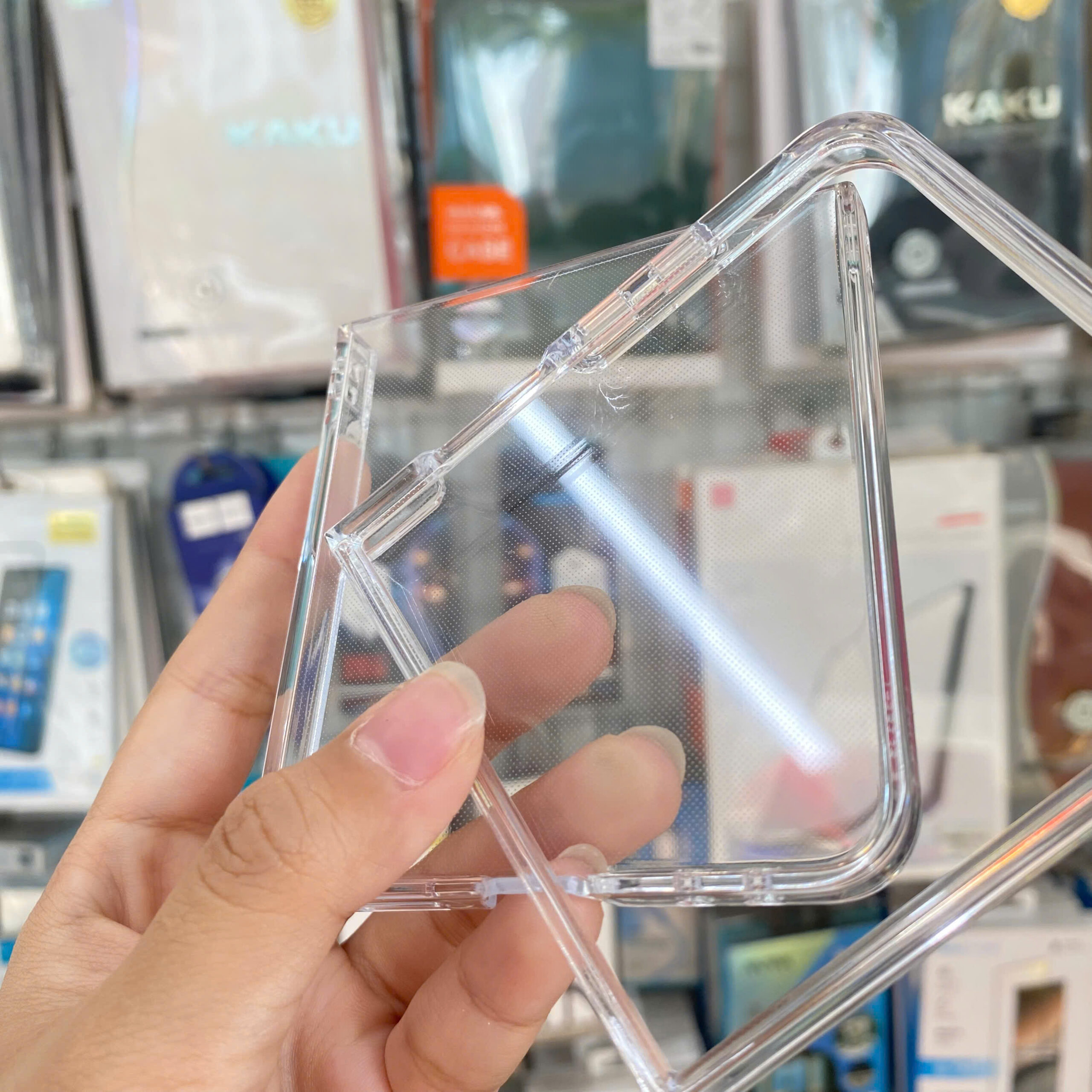 Op Lung Trong Samsung Z Flip 7 Chinh Hang Realsky Touch Skin (4)