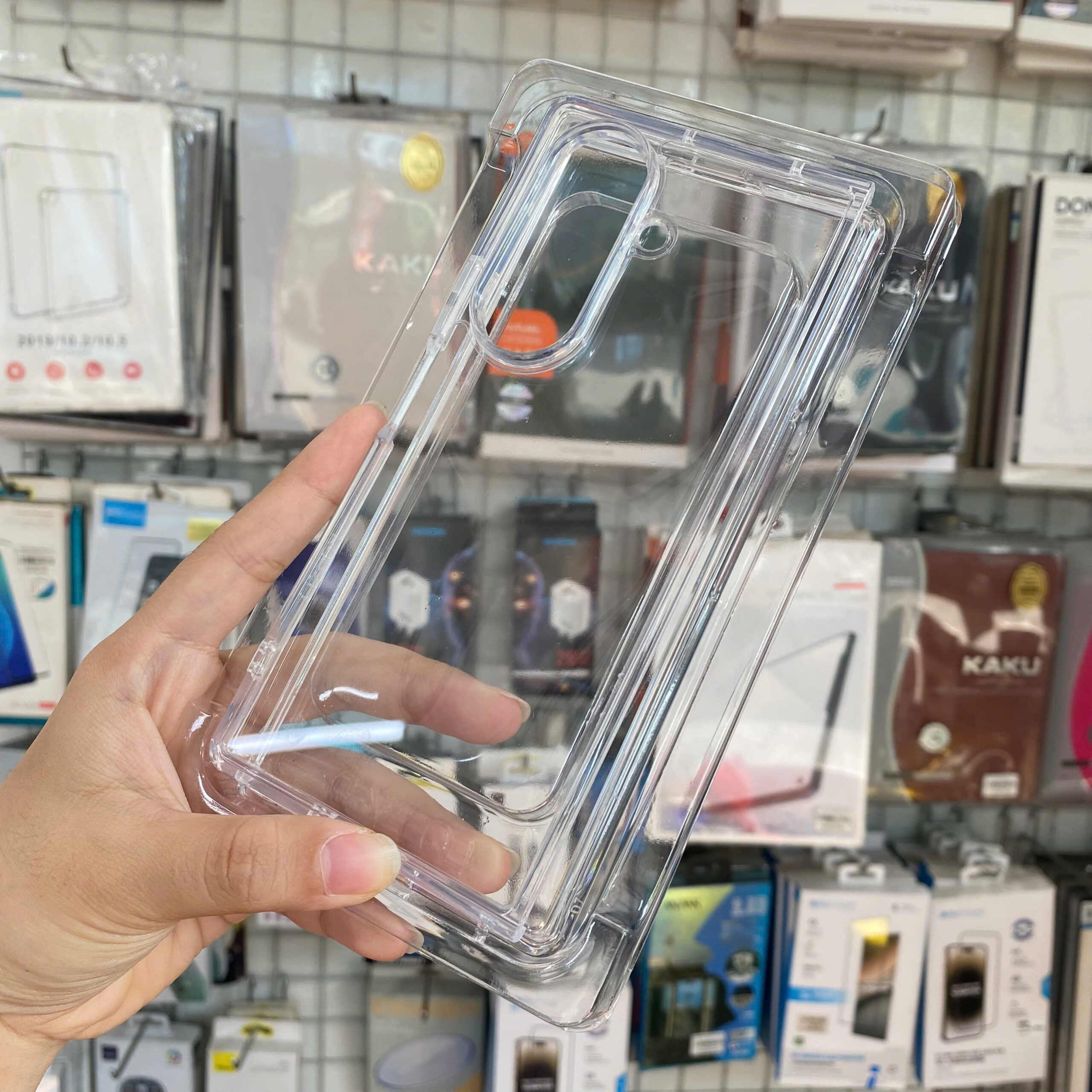 Op Lung Trong Suot Samsung Z Fold 7 Chinh Hang Likgus Light Fit (2)
