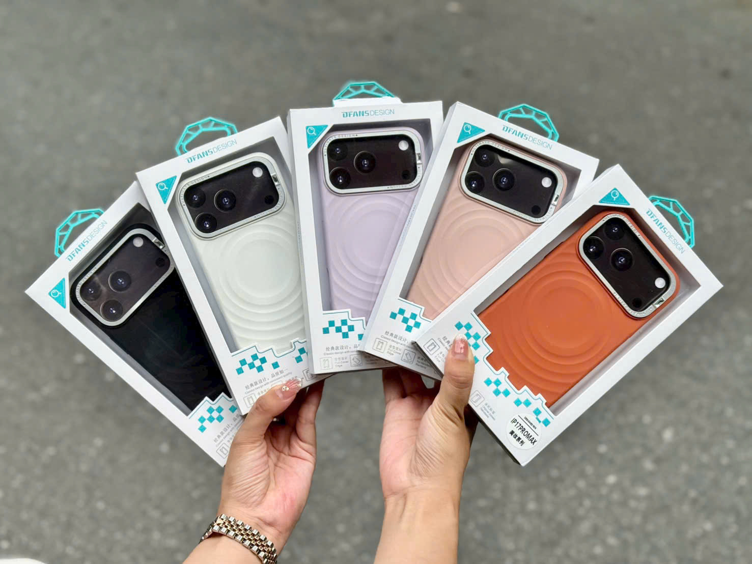 Op Lung Iphone 17 Pro Max Chinh Hang Dfans Silicone Ripple Diamond (1)