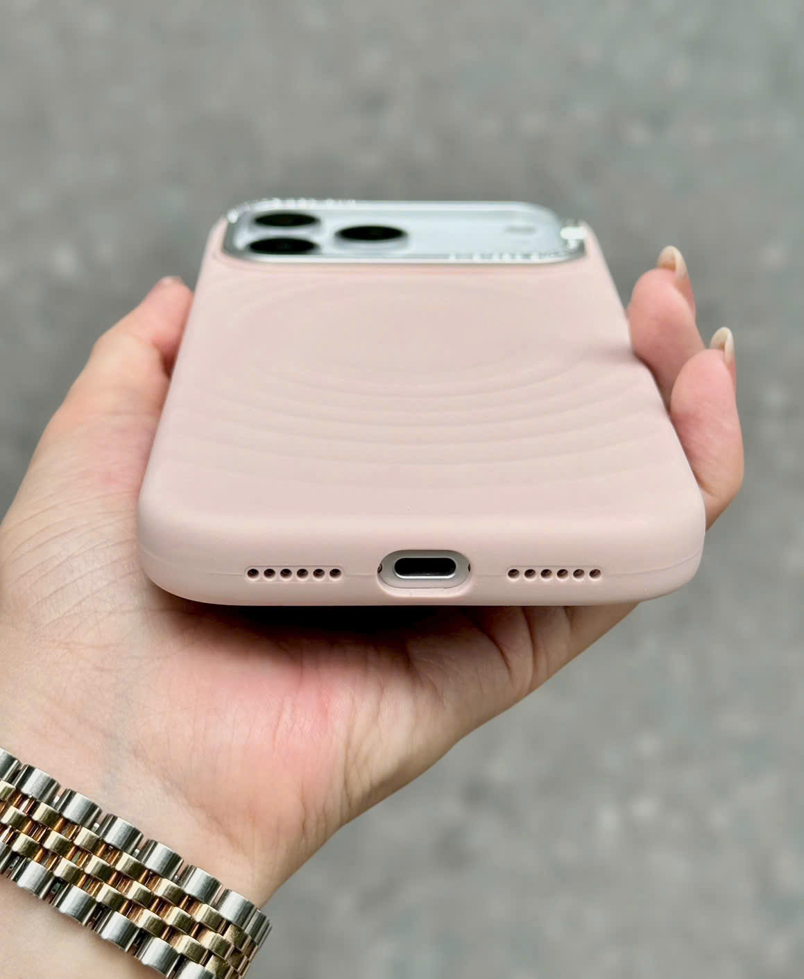 Op Lung Iphone 17 Pro Max Chinh Hang Dfans Silicone Ripple Diamond (21)