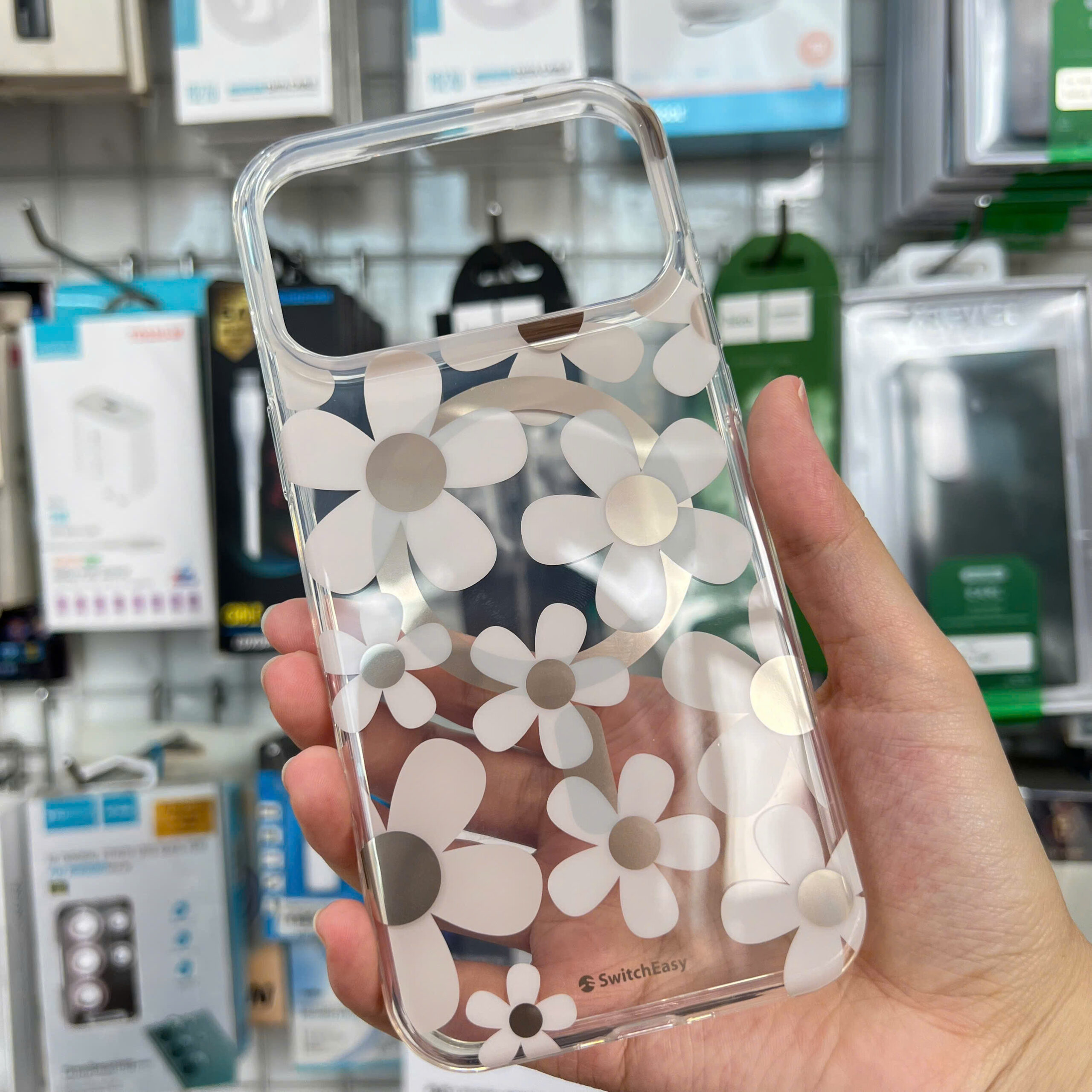 Op Lung Iphone 17 Pro Max Chinh Hang Switcheasy Fleur M (3)