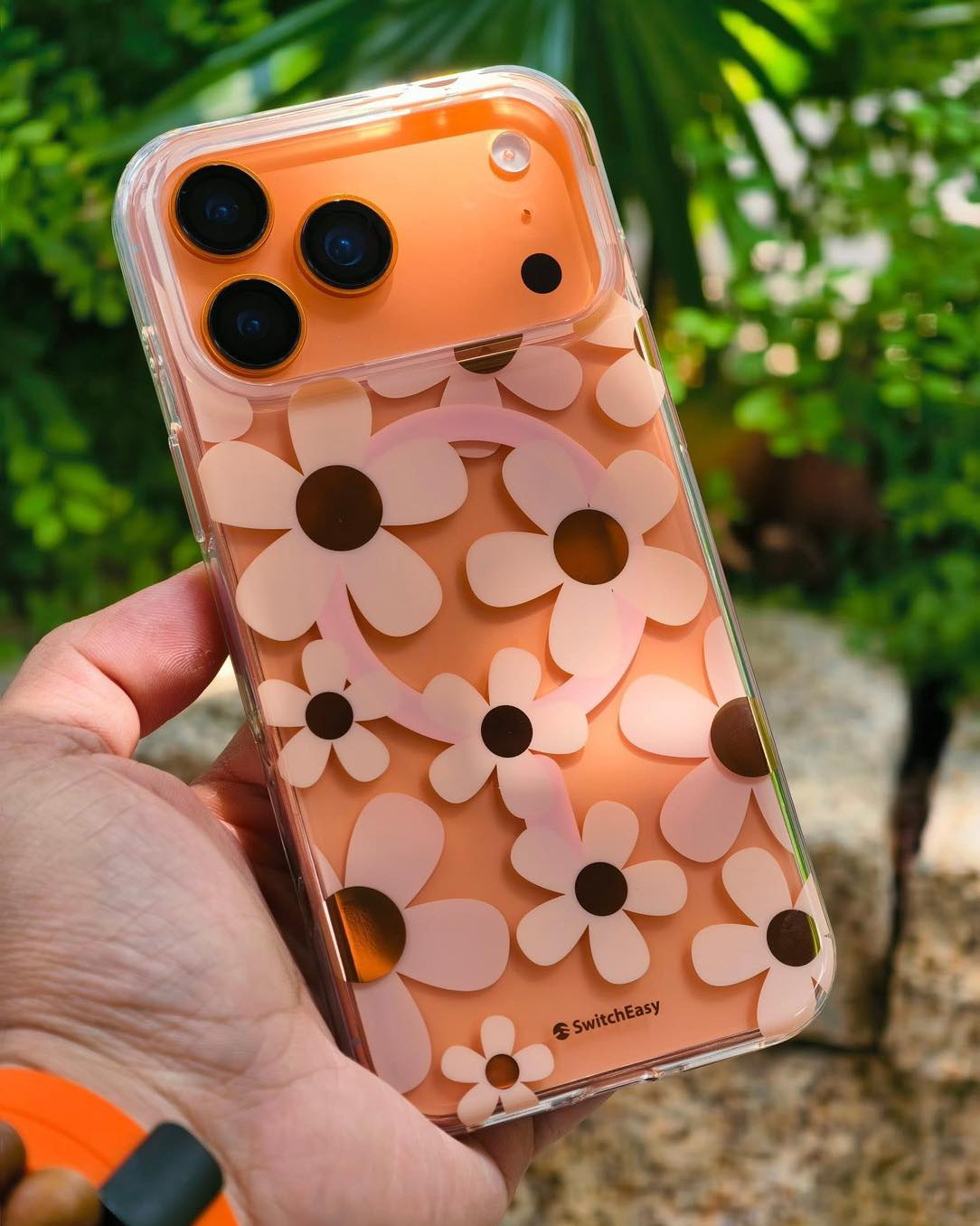 Op Lung Iphone 17 Pro Max Chinh Hang Switcheasy Fleur M Vua Phu Kien