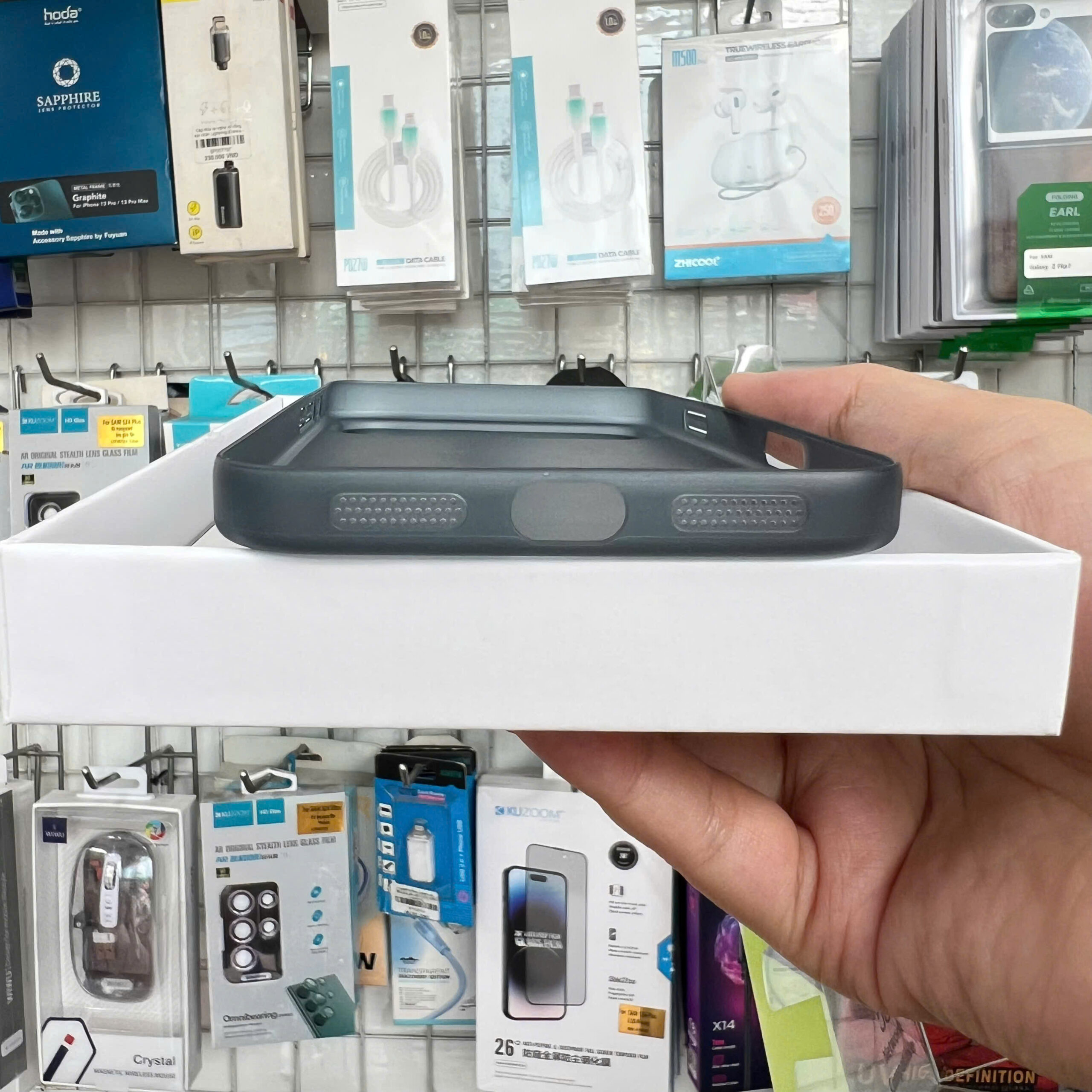 Op Lung Iphone 17 Pro Max Chinh Hang Switcheasy Ultra Slim Sieu Nhe Sieu Mong (5)