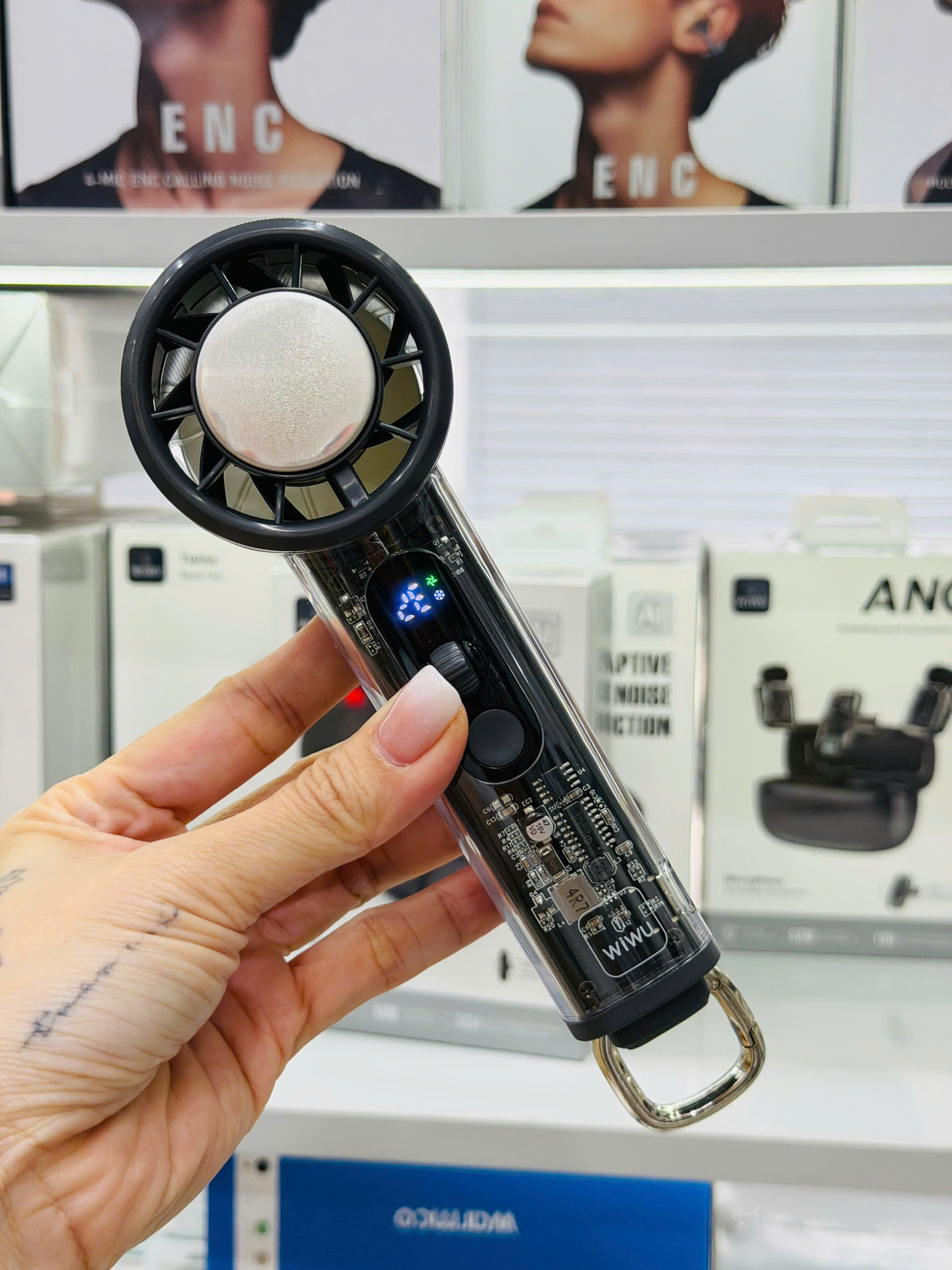 Quạt Tích điện Cầm Tay Wiwu Ice Engine Wi FS019 (3600mAh 4000mAh) (2)