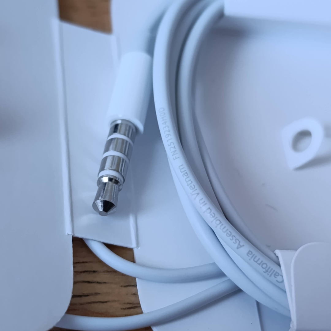 Tai nghe có dây Apple EarPods chân 3.5 mm